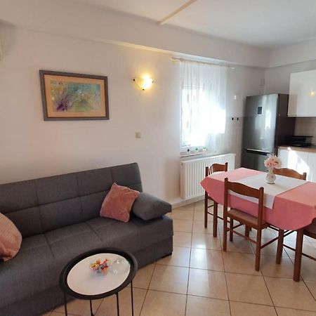 Apartment Nevenka Крк Экстерьер фото