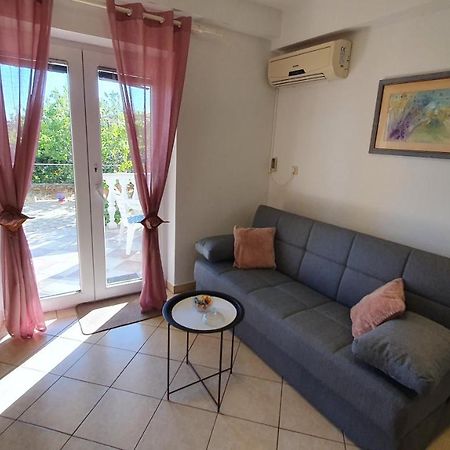 Apartment Nevenka Крк Экстерьер фото