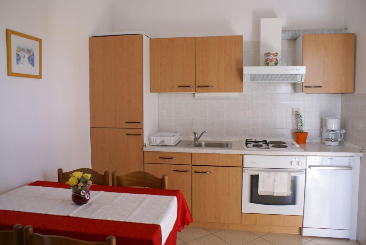 Apartment Nevenka Крк Экстерьер фото