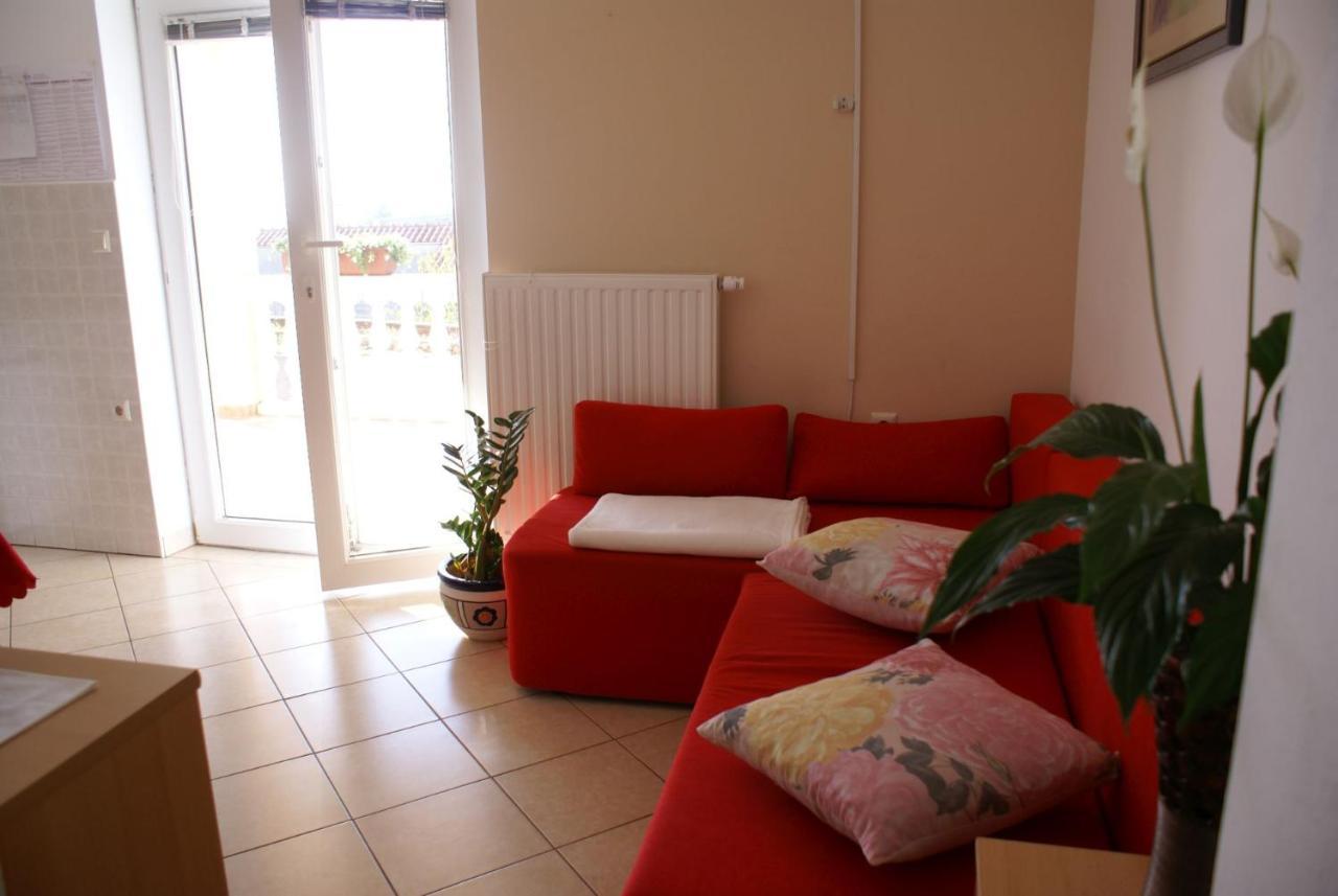 Apartment Nevenka Крк Экстерьер фото