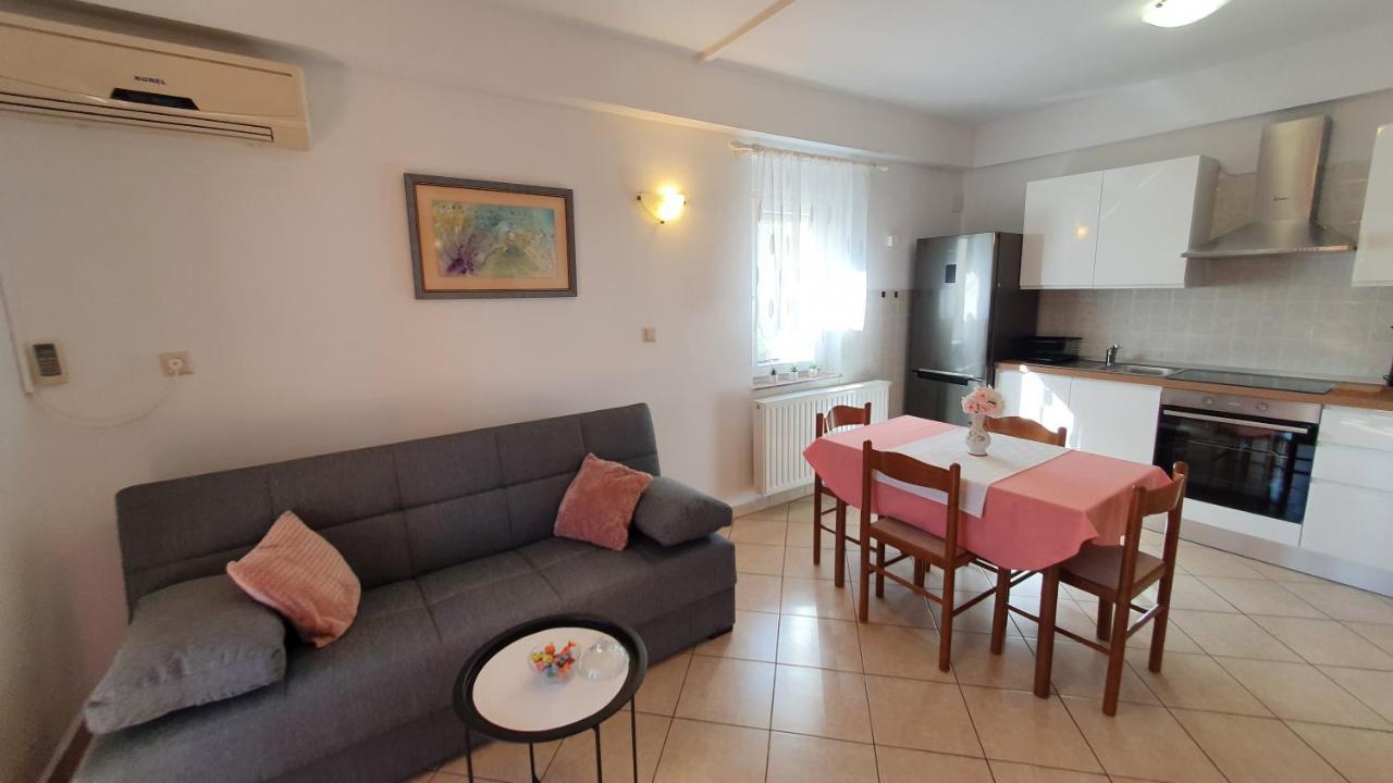 Apartment Nevenka Крк Экстерьер фото