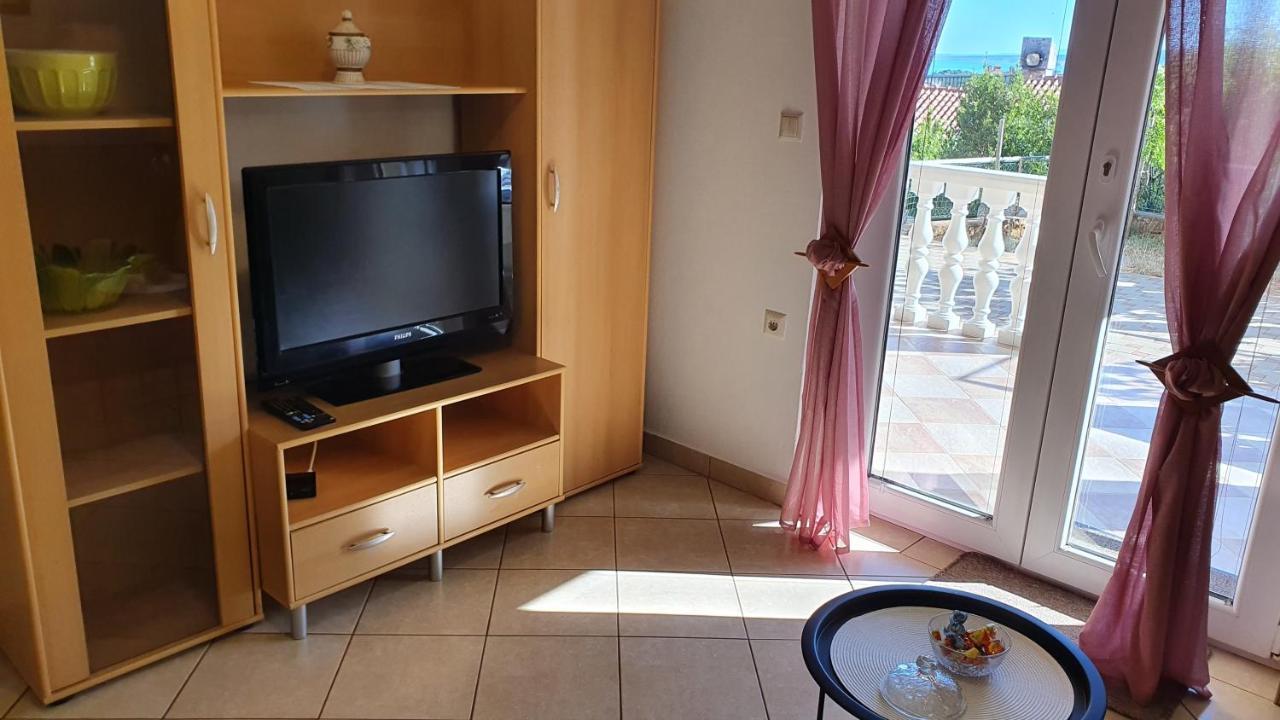 Apartment Nevenka Крк Экстерьер фото