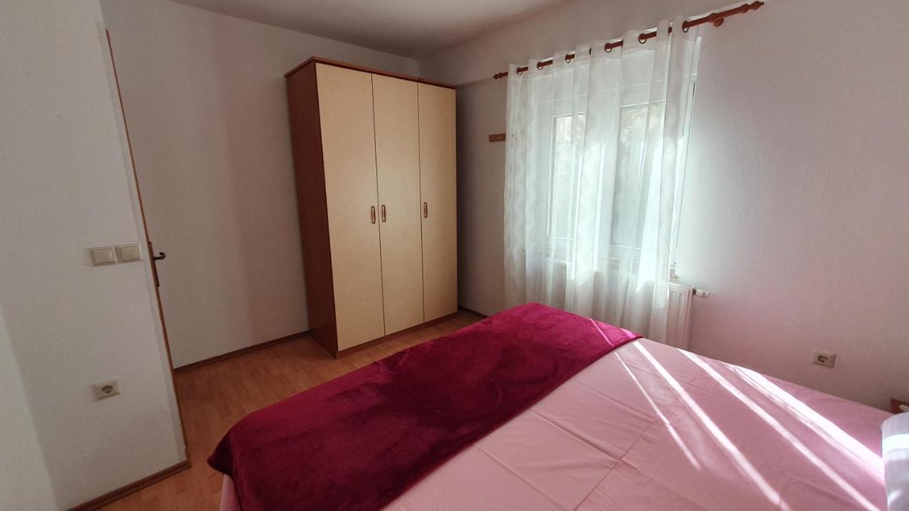 Apartment Nevenka Крк Экстерьер фото