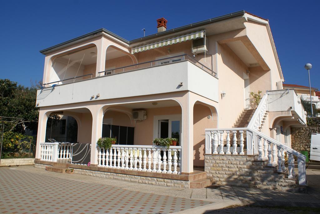 Apartment Nevenka Крк Экстерьер фото